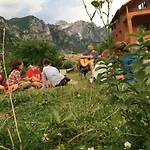 Bujtina Dreni Maison d'hôtes 3*