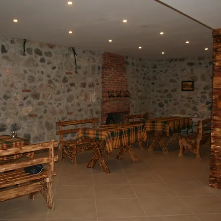 Bujtina Dreni Casa de hóspedes 3*