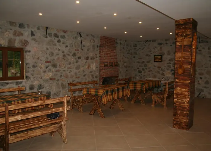 Bujtina Dreni Gasthuis 3*