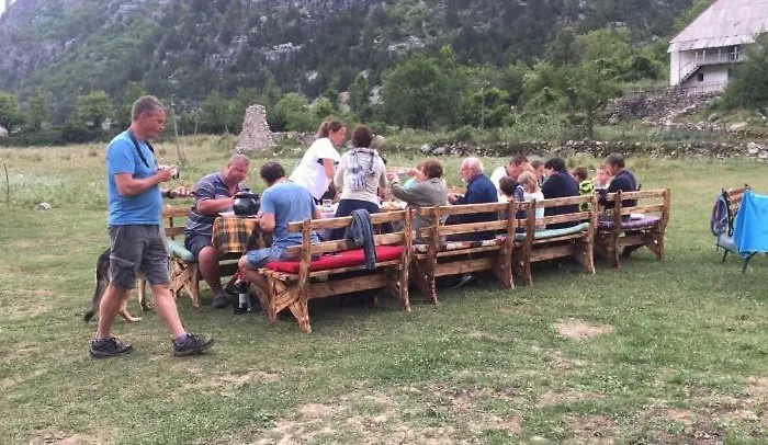 Bujtina Dreni 3*