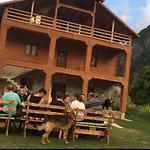 Bujtina Dreni Casa de hóspedes