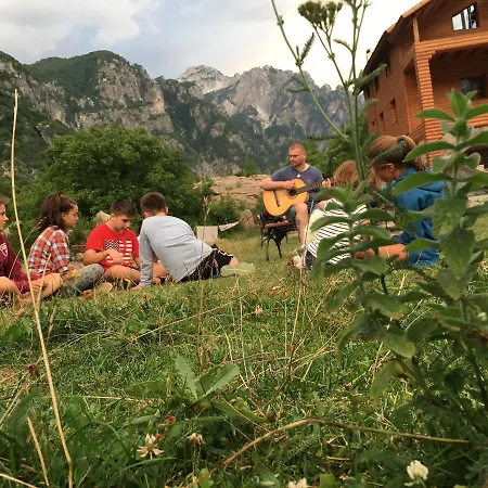 Bujtina Dreni Pensionat 3*