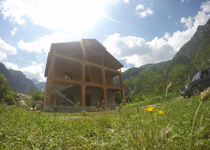 Bujtina Dreni Πανσιόν 3*