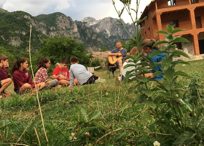 Bujtina Dreni Πανσιόν 3*