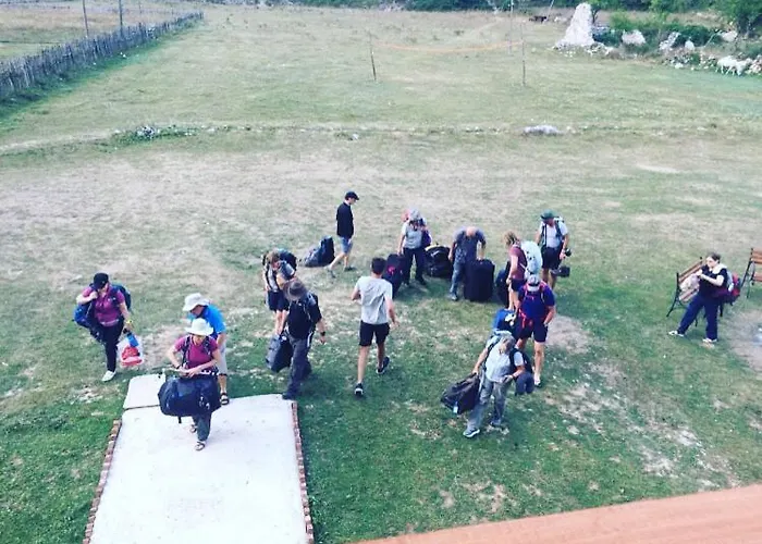 Bujtina Dreni Πανσιόν Theth