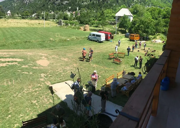 Bujtina Dreni Πανσιόν